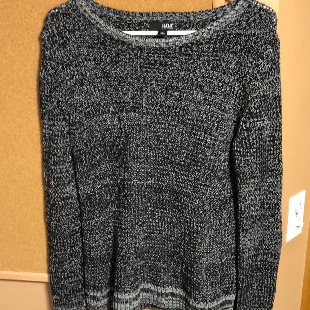 Ana a new approach grey/black sweater